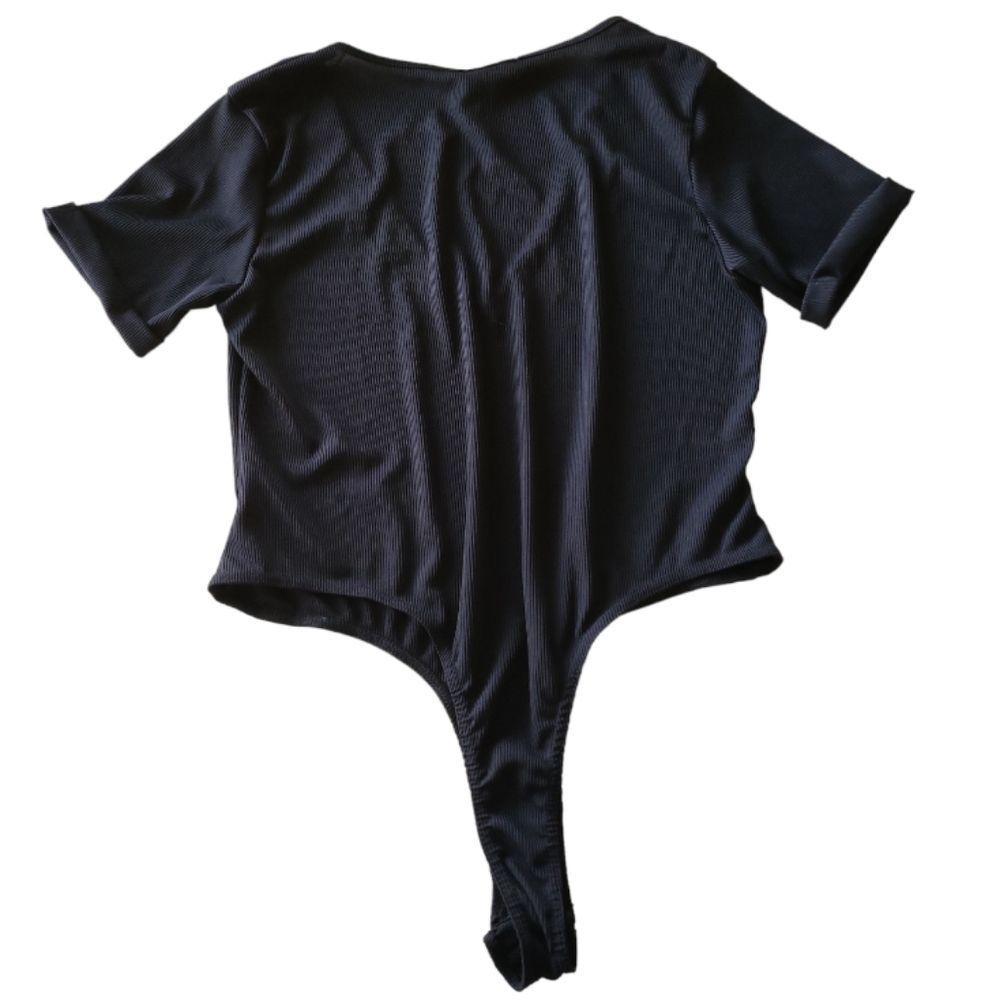 PRETTYLITTLE THING Plus Black‎ Ribbed Plunge Short Sleeve Bodysuit Size 18 NWT - Picture 8 of 11